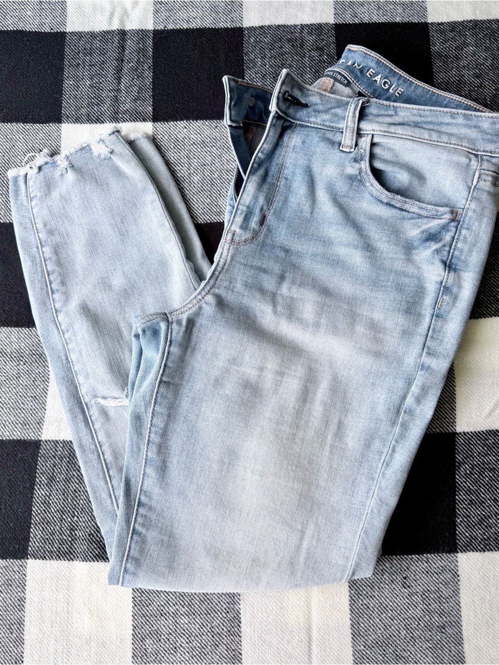 American Eagle Outfitters Light Wash Skinny Jeans - Pale Blue